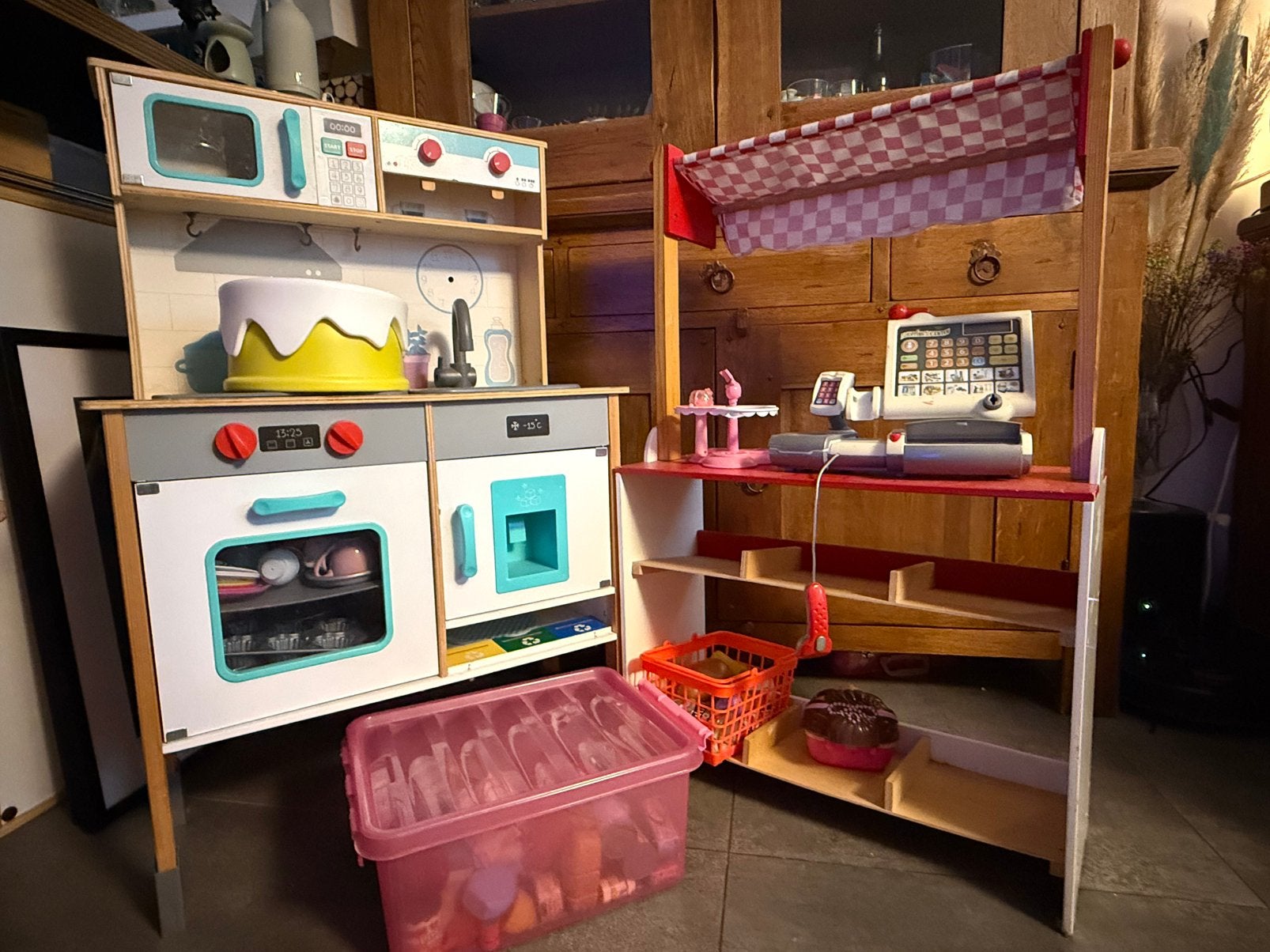 Speelkeuken en -winkel. Plus extra accessoires., Ophalen, Gebruikt, Hout, Speelkeuken