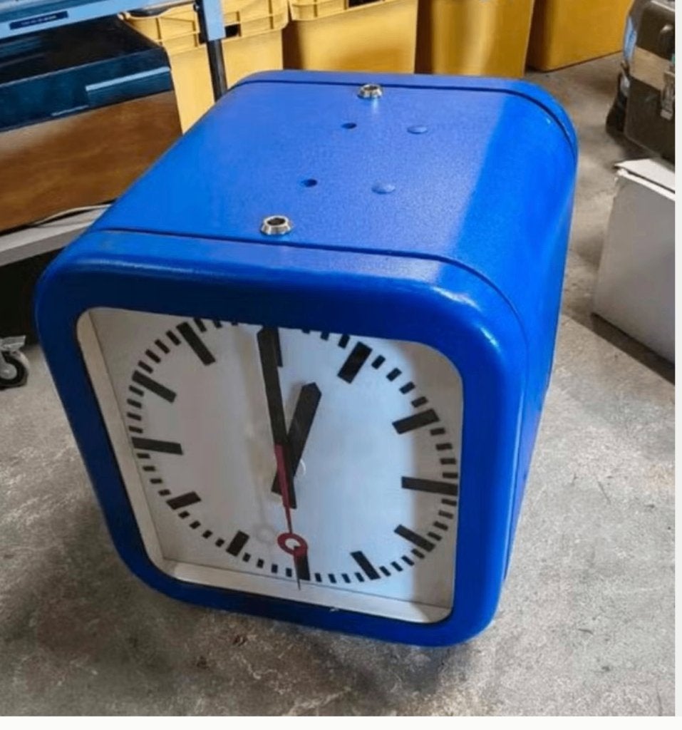 Dubbelzijdige NS klok Maat 45 x 51 x 52, Ophalen