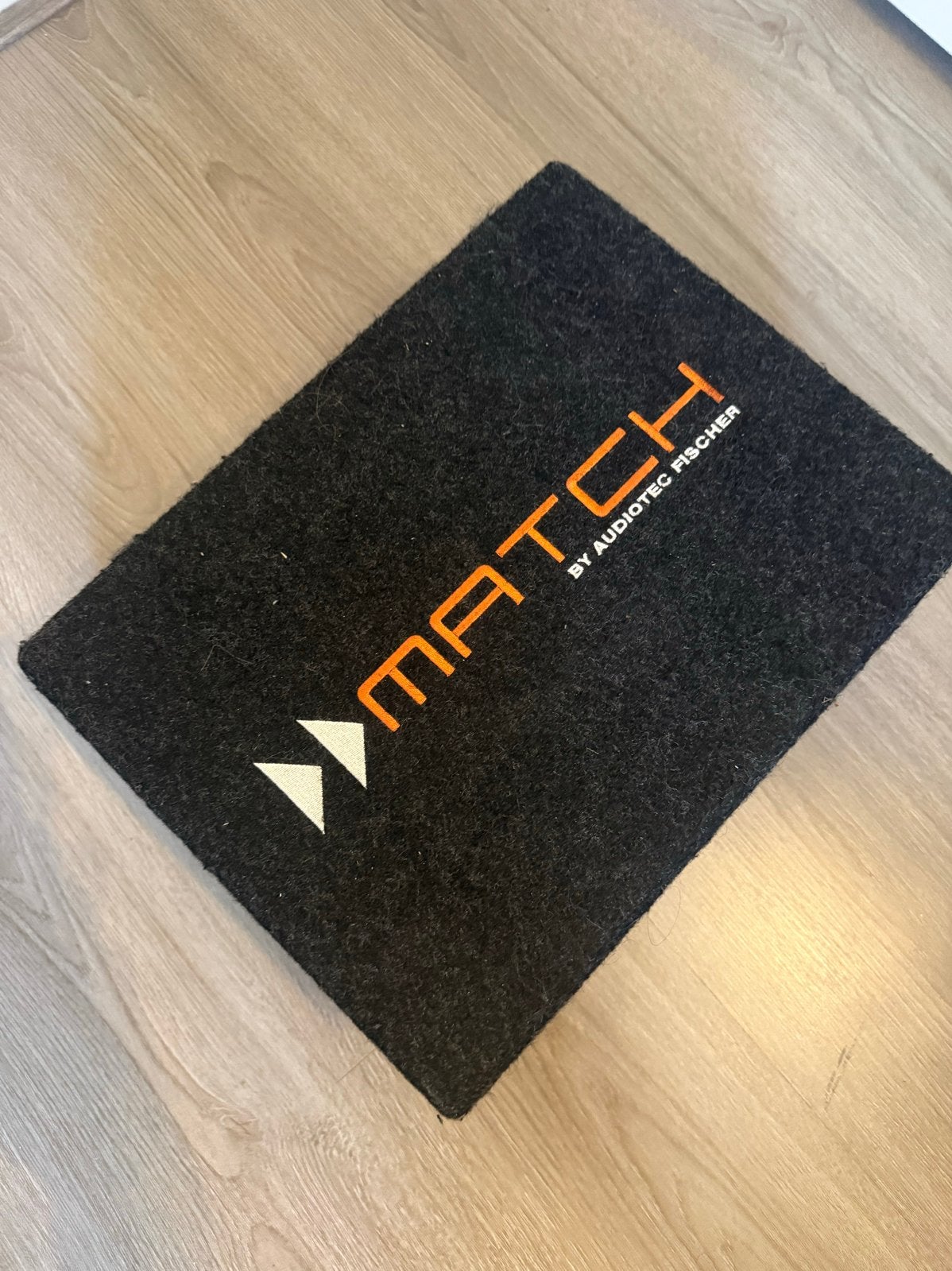 Match PP 8E-Q Subwoofer - Compacte Downfiring Bass, Auto diversen, Ophalen of Verzenden, Zo goed als nieuw