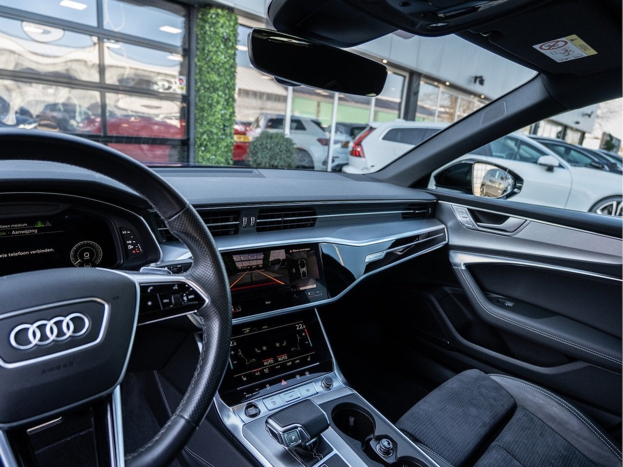 Audi A6 Limousine 55 TFSIe 367PK Quattro Competition | S-Lin, Auto's, Automaat, Dealer onderhouden, 14 kWh, Gebruikt