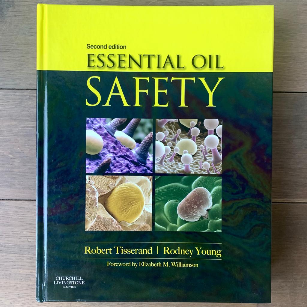 Essential Oil Safety - Tisserand & Young, Ophalen of Verzenden, Nieuw, Natuurwetenschap