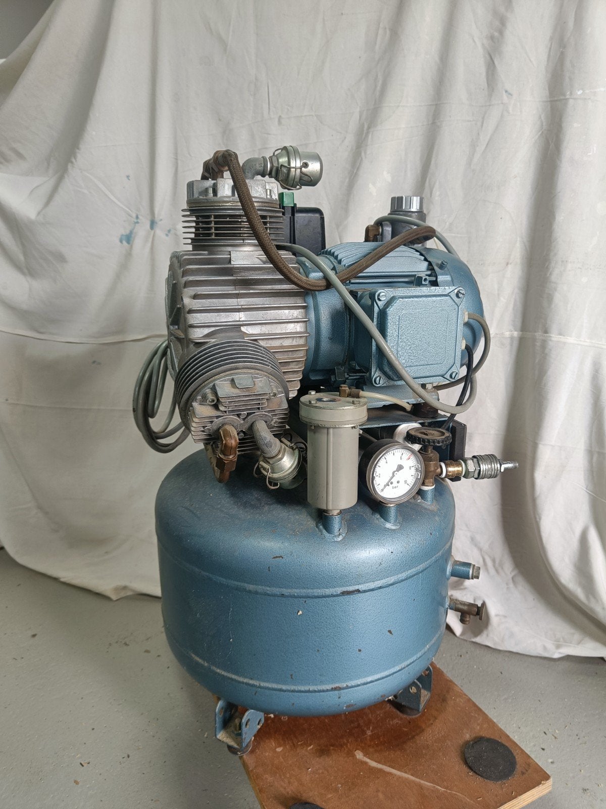 Dürr Dental Kompressor 7 bar bedrijfsdruk, 25 tot 100 liter, Ophalen, 6 tot 10 bar