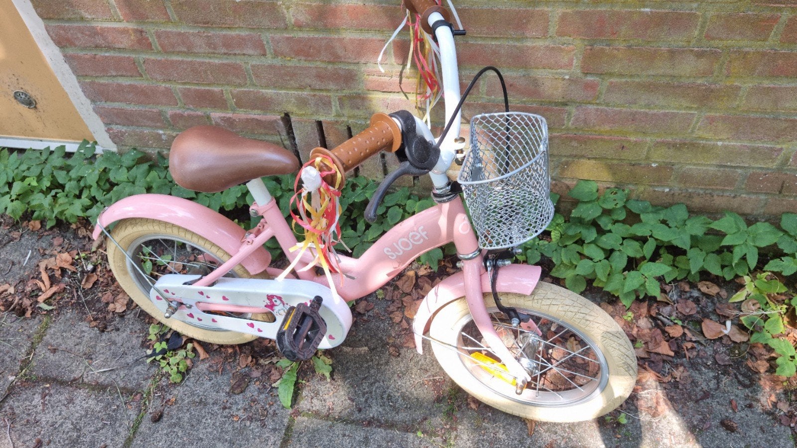Roze kinderfiets Sjoef met mandje, Ophalen of Verzenden