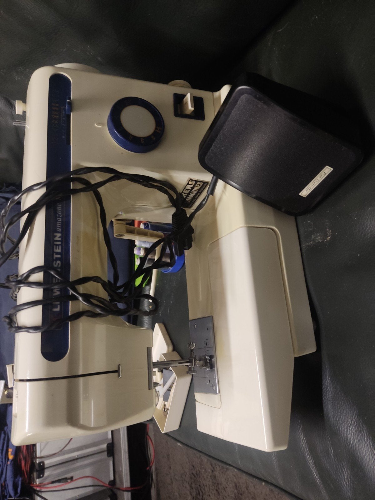 T.e.a.b: Lewenstein naaimachine, Ophalen, Gebruikt