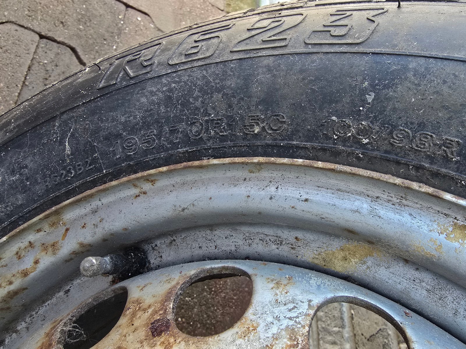 Vito bus band op velg 195/70/R15, Ophalen