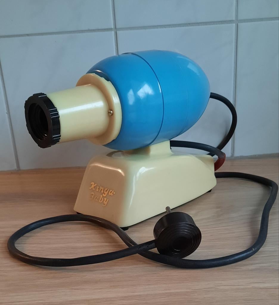 Kinga Baby Projector. Jaren 50. Bakeliet, Ophalen of Verzenden