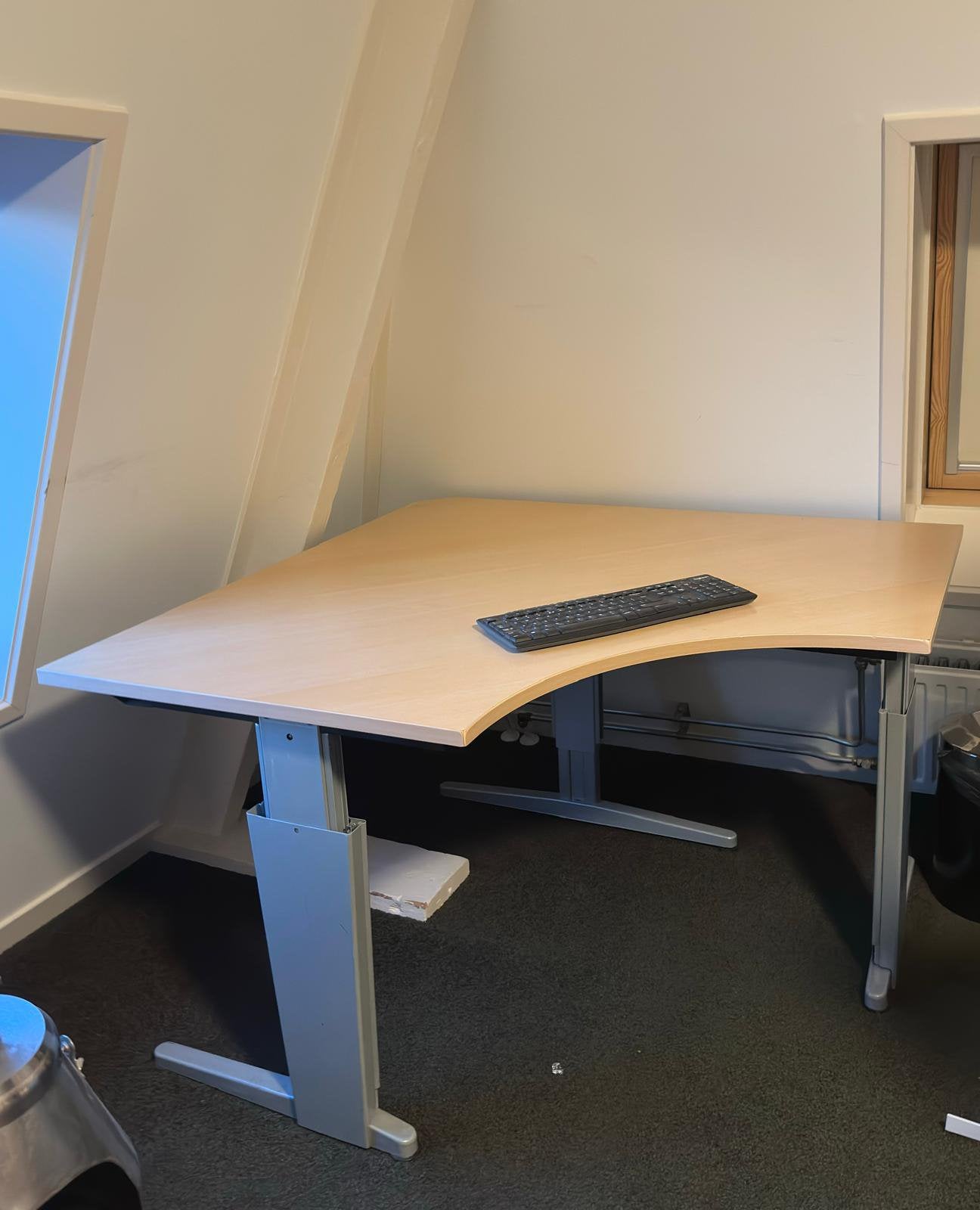Bureau, Huis en Inrichting, Bureaus, Gebruikt, Hoekbureau, Overige merken, Modern, Hout, Beige, Opbergruimte, Ophalen