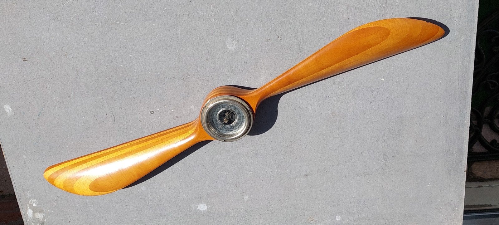 Vintage houten vliegtuigpropeller met barometer, Gebruikt, Ophalen of Verzenden, Bruin, Vintage