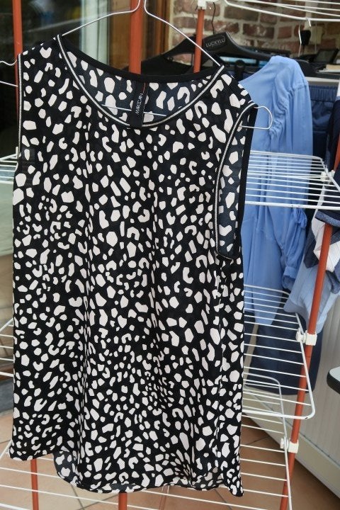 Topje nieuw print zwart wit Marccain mt 3 (mt 40), Kleding | Dames, Tops, Maat 38/40 (M), Meerkleurig, Nieuw, Ophalen of Verzenden