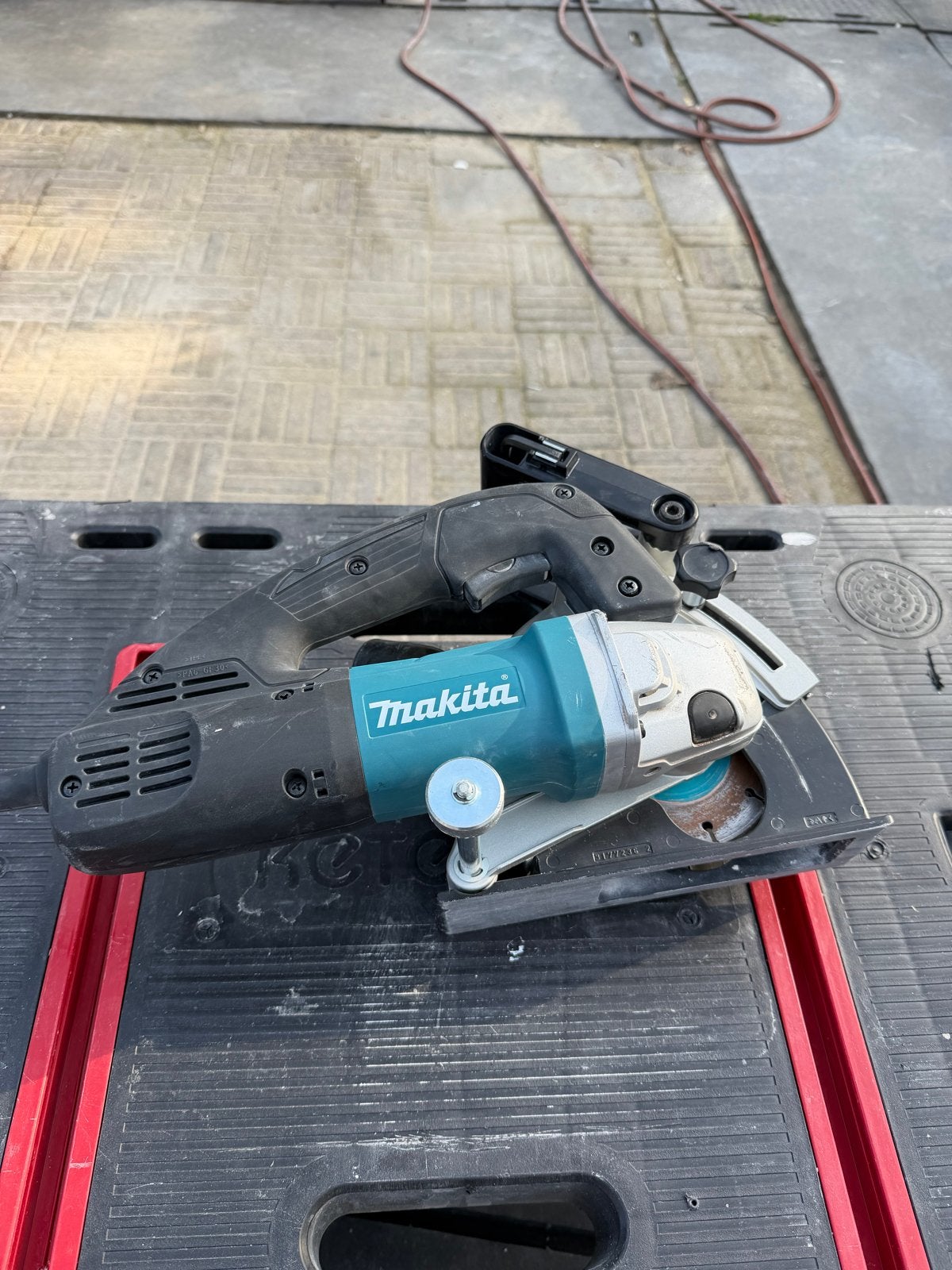 Foto 6 van Makita SG1251J Muurfrees - nieuw gekocht op 08-05-26 met bon
