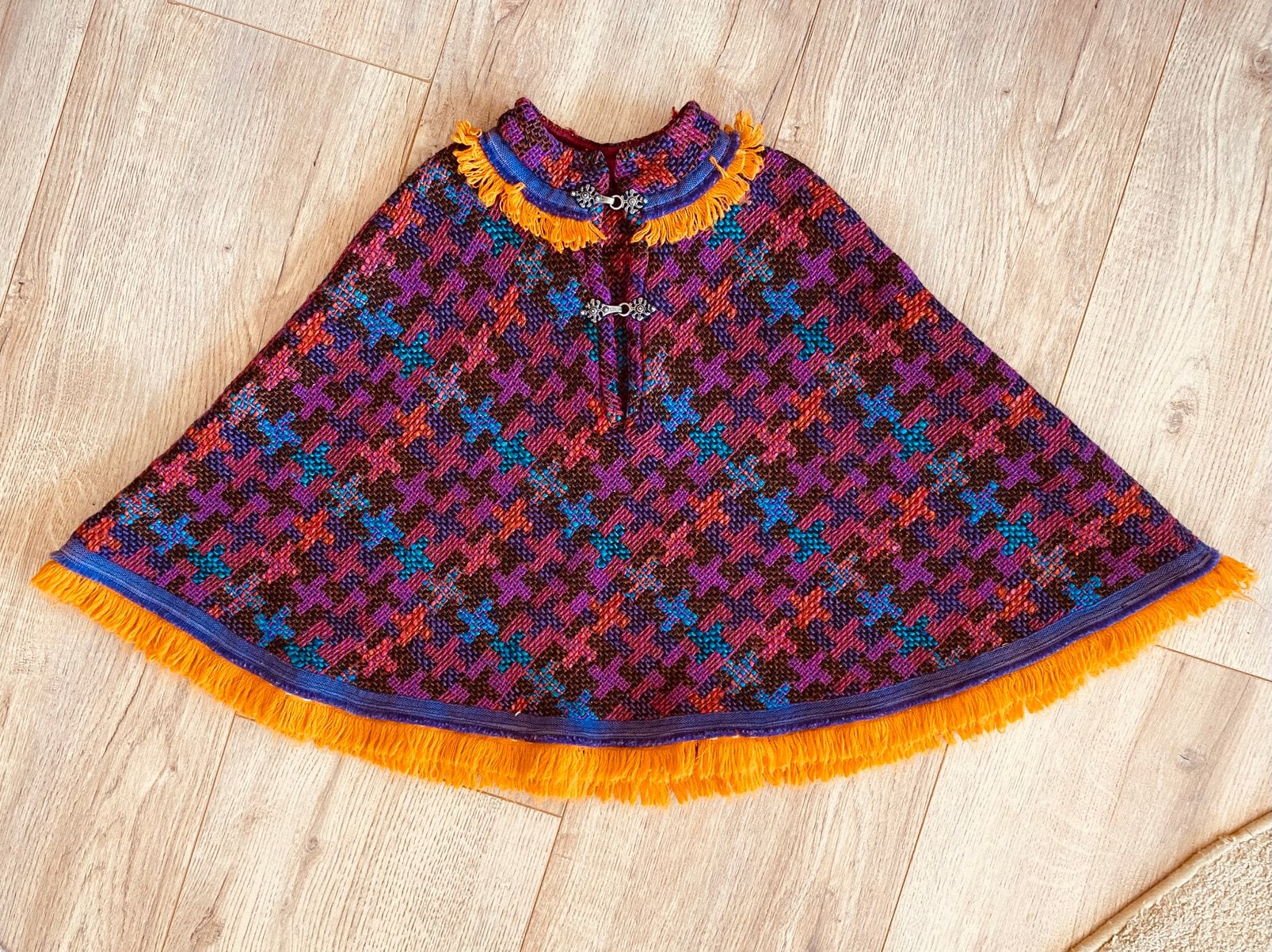 Wollen poncho/cape – maat 110/116, Ophalen of Verzenden, Zo goed als nieuw, Jongen of Meisje, Overige typen
