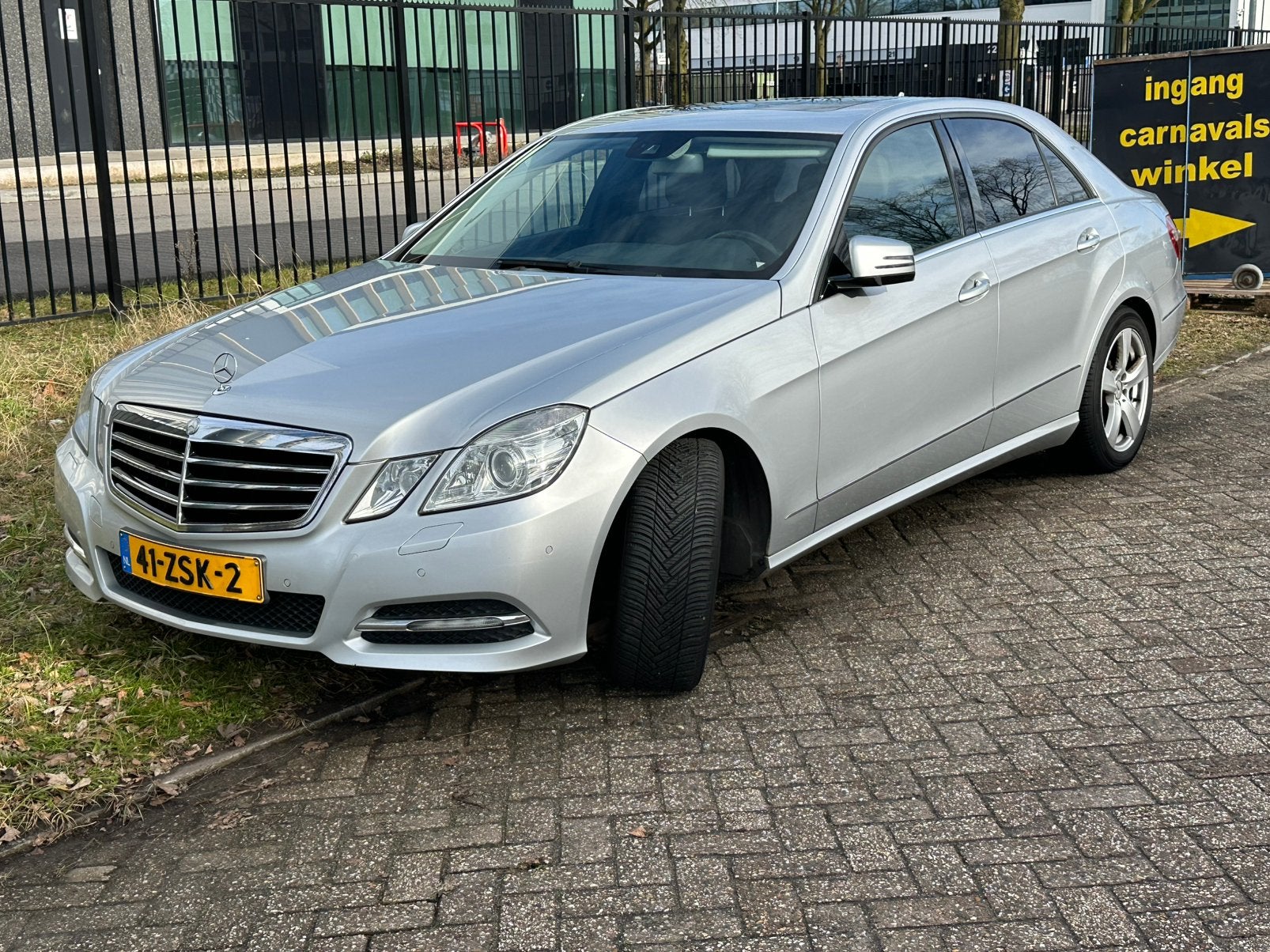 Mercedes-Benz E-Klasse E200 CGI BE Aut7 2012 Grijs, Auto's, 4 cilinders, 1796 cc, Bedrijf, Sedan