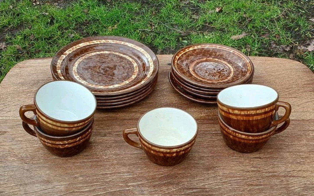Vintage aardewerk servies bruin - 15-delig, Antiek en Kunst, Antiek | Servies compleet, Ophalen of Verzenden