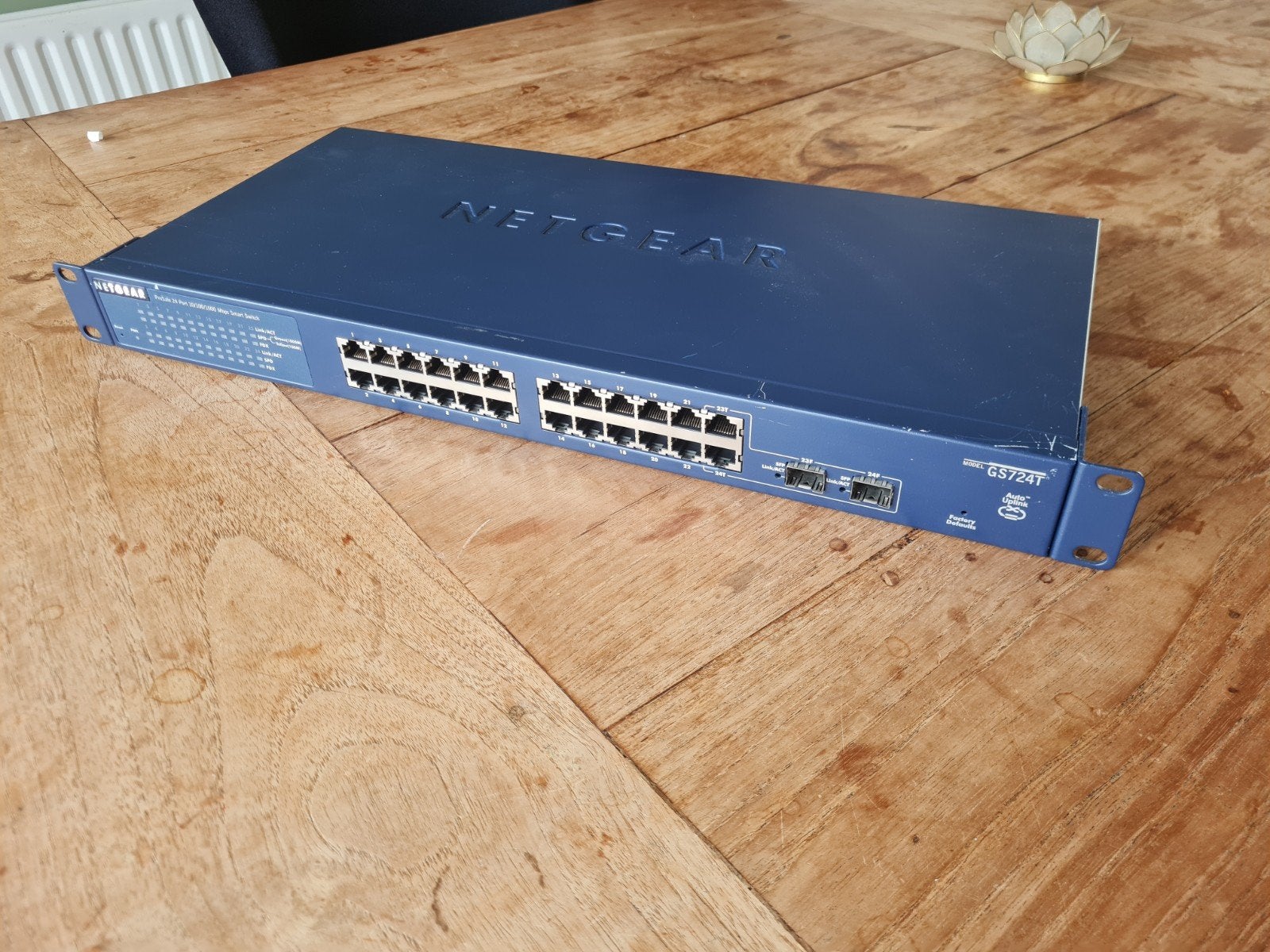 Netgear ProSafe GS724T v2 24-poorts Smart Switch, Computers en Software, Netwerk switches, Ophalen of Verzenden, Gebruikt