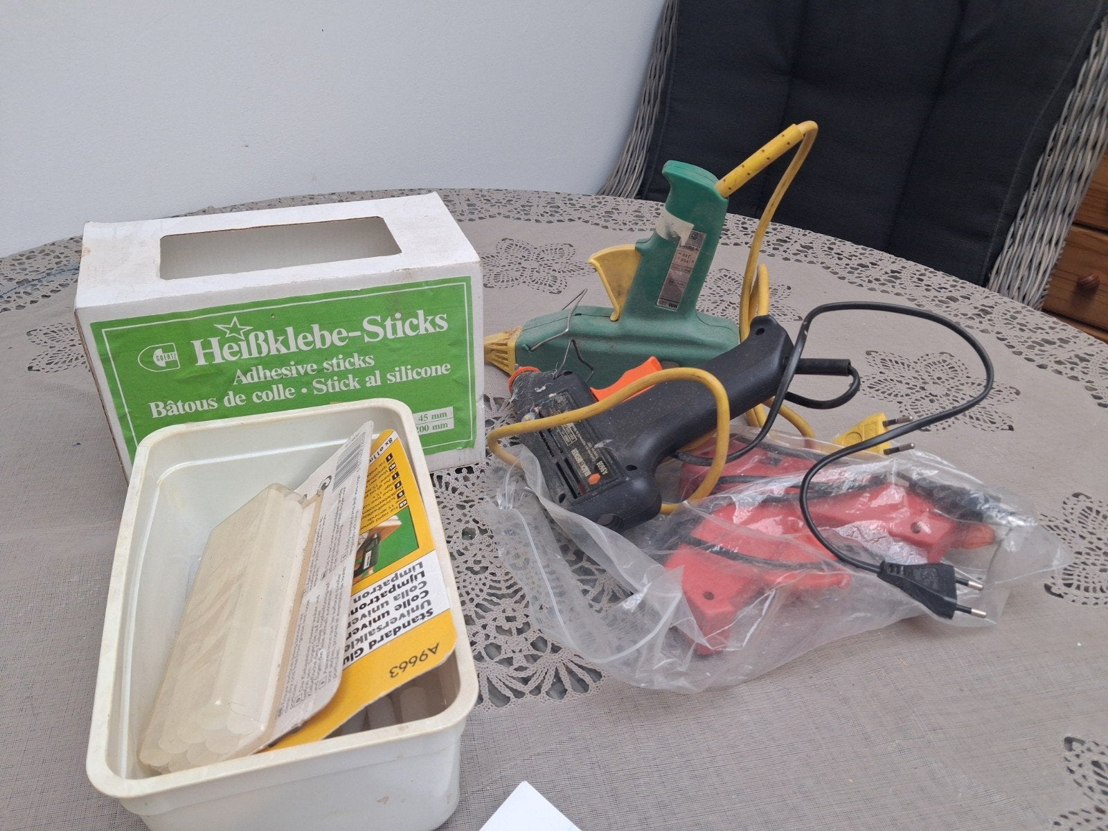 Lijmpistolen set met lijmsticks, Gebruikt, Gereedschap of Toebehoren, Ophalen of Verzenden, Kunststof