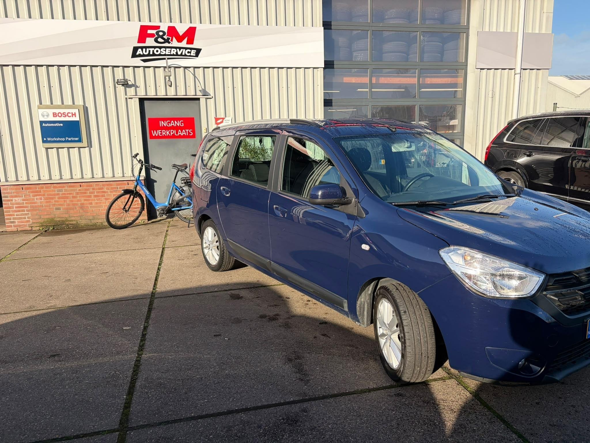 Dacia Lodgy 1.2 TCe Lauréate 5p. Airco, cruise, trekhaak, Auto's, Voorwielaandrijving, Stof, Euro 6, Blauw
