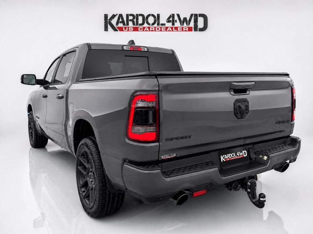 Dodge Ram 1500 5.7 V8 4x4 Crew Cab Sport BPM VRIJ! | Luchtve, Auto's, Automaat, Gebruikt, 5654 cc, Zwart
