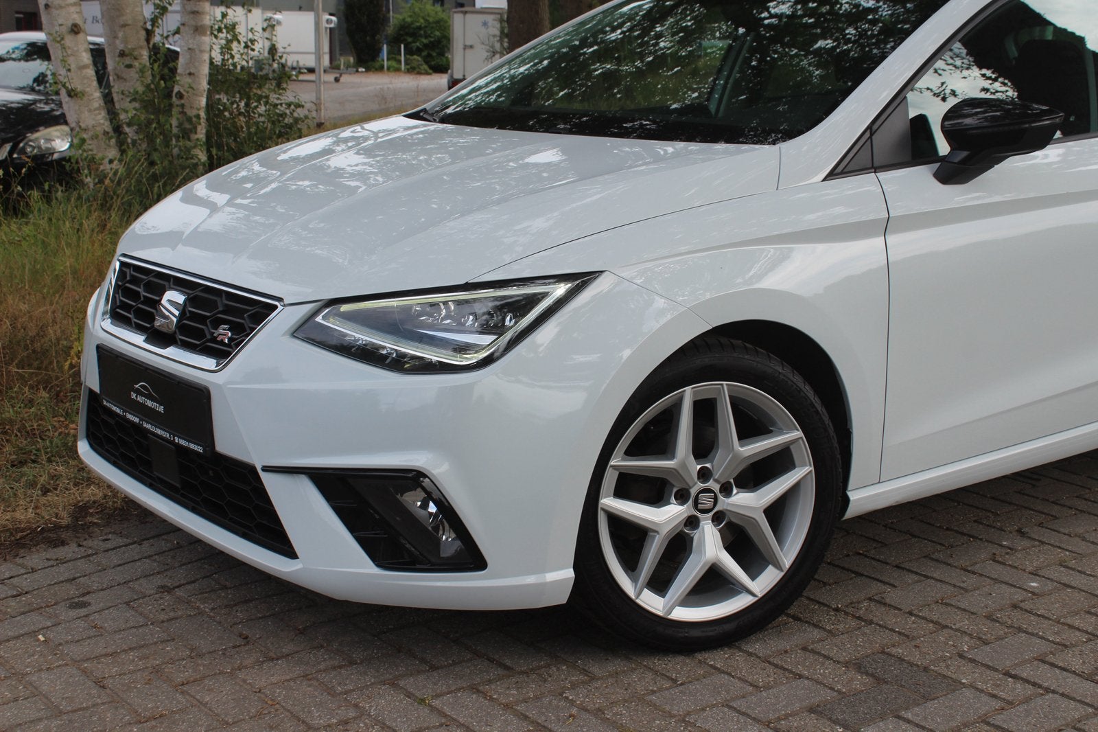 Seat Ibiza 1.0 TSI FR Line 115PK Wit 18Inch/cruise/led, Voorwielaandrijving, Stof, Zwart, Bedrijf