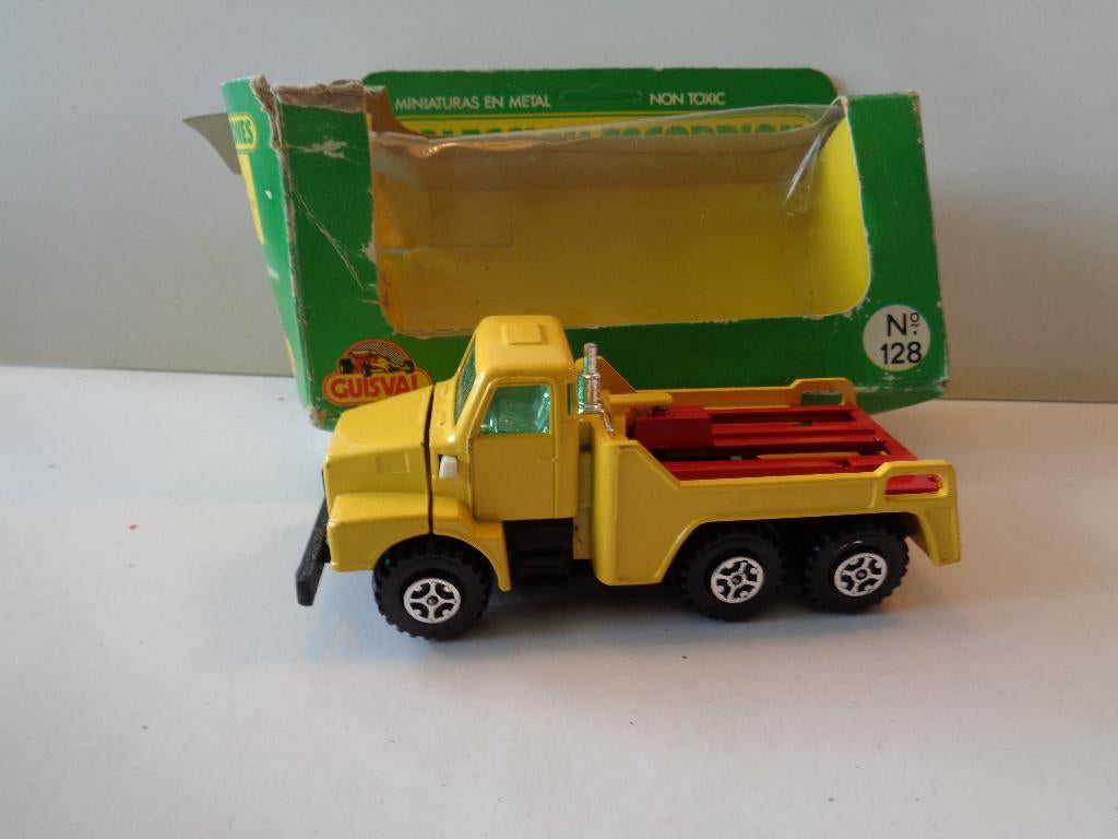 guisval volvo n10 towing mist kraan, Hobby en Vrije tijd, Ophalen of Verzenden, Gebruikt, Bus of Vrachtwagen