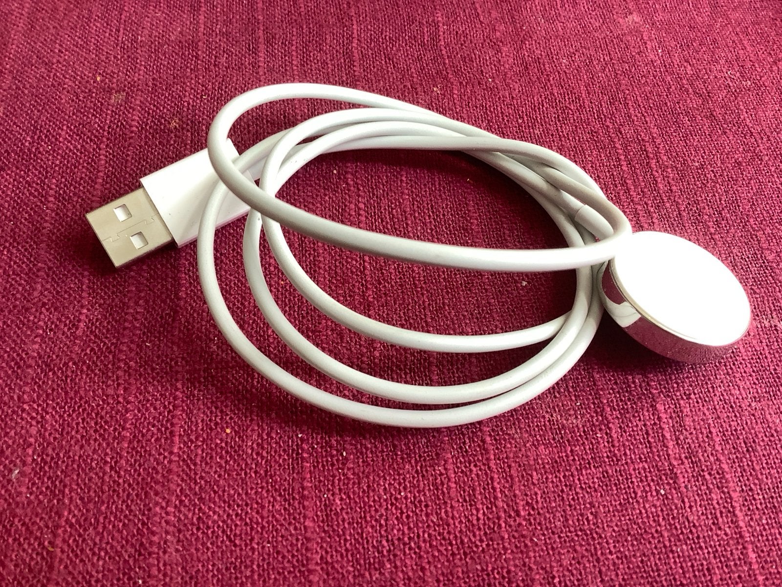 Originele Apple Watch Oplaadkabel USB-A 1m. Chrome puck, Telecommunicatie, Mobiele telefoons | Telefoon-opladers, Zo goed als nieuw