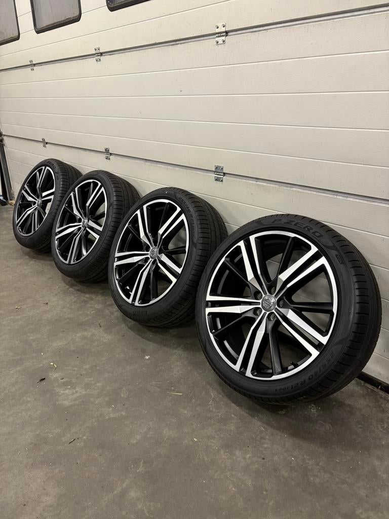 Volvo XC60 21 inch R-design met nieuwe Pirelli zomerbanden