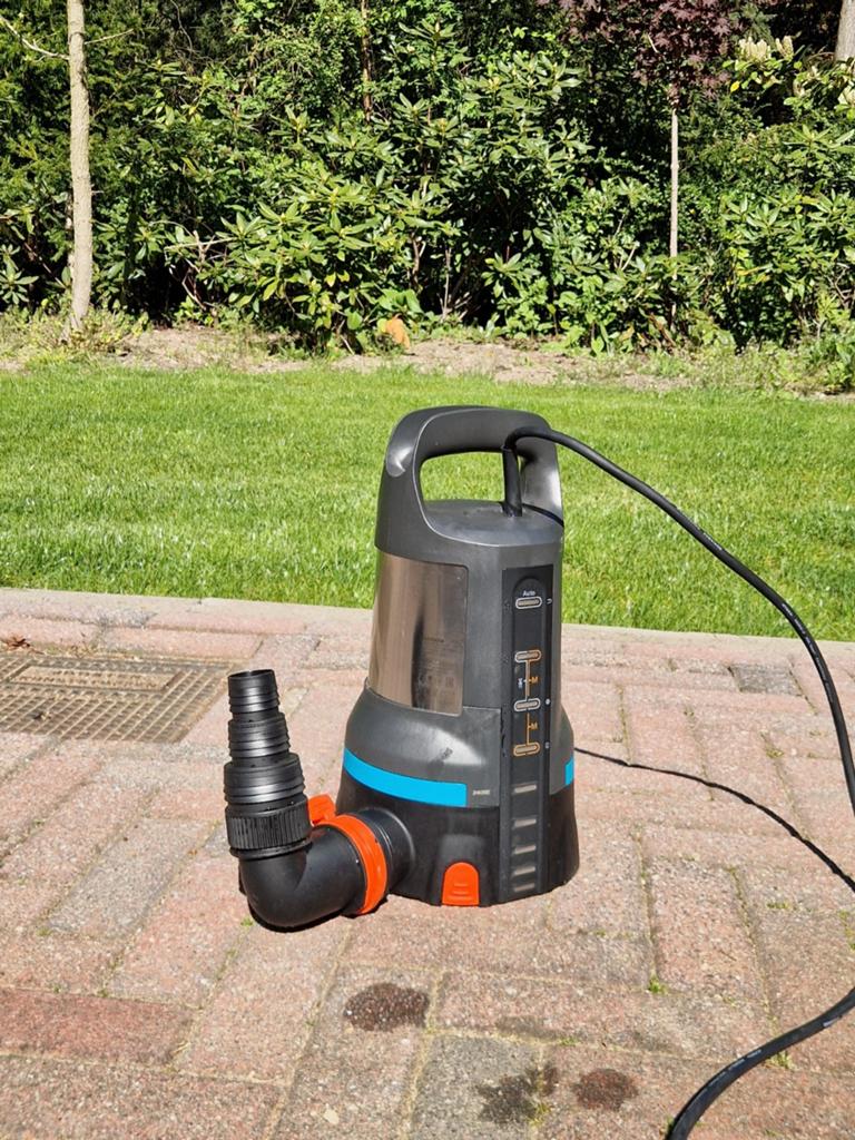 Gardena dompelpomp | 17.000 L, Tuin en Terras, Waterpompen, -, Ophalen of Verzenden, Zo goed als nieuw, Gardena