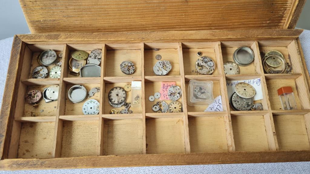 Horloge onderdelen dames horlogemaker, Ophalen of Verzenden, Staal, Overige merken, 1960 of later