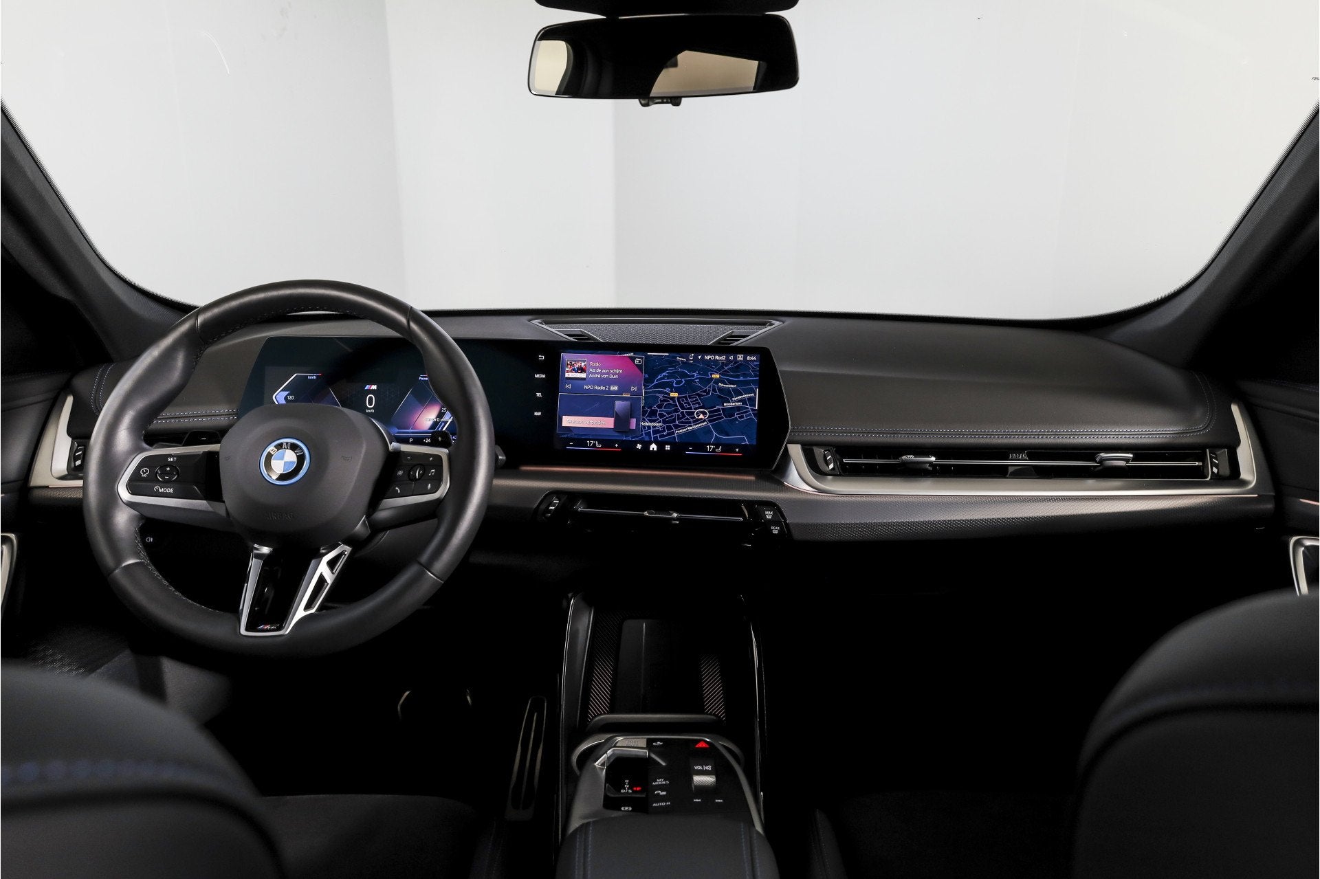 BMW X1 xDrive25e 245 PK M-Sport | Premium Pack | S/K-Panodak, Auto's, 12 maanden, Stof, Gebruikt, Euro 6