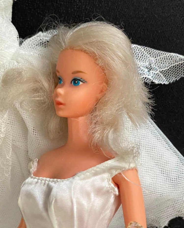 Vintage Ballerina Barbie 1975 + jurk on tour Mattel, Verzenden