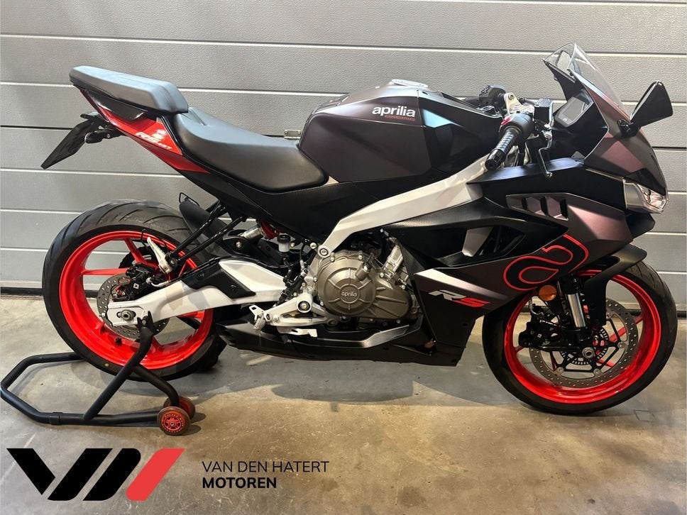 APRILIA RS 457 RS457 2025 9.088km #Qshifter U/D #A2 geschikt, 2 cilinders, Bedrijf, Onbekend, Super Sport