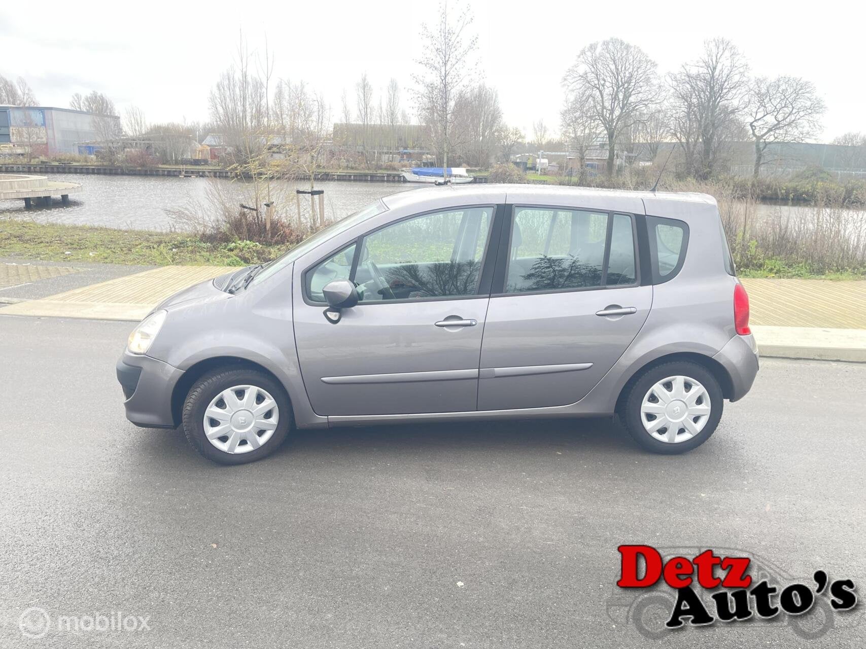 Renault Modus 1.6-16V hoogzitterautomaat, Auto's, Gebruikt, 4 cilinders, 1210 kg, Bedrijf