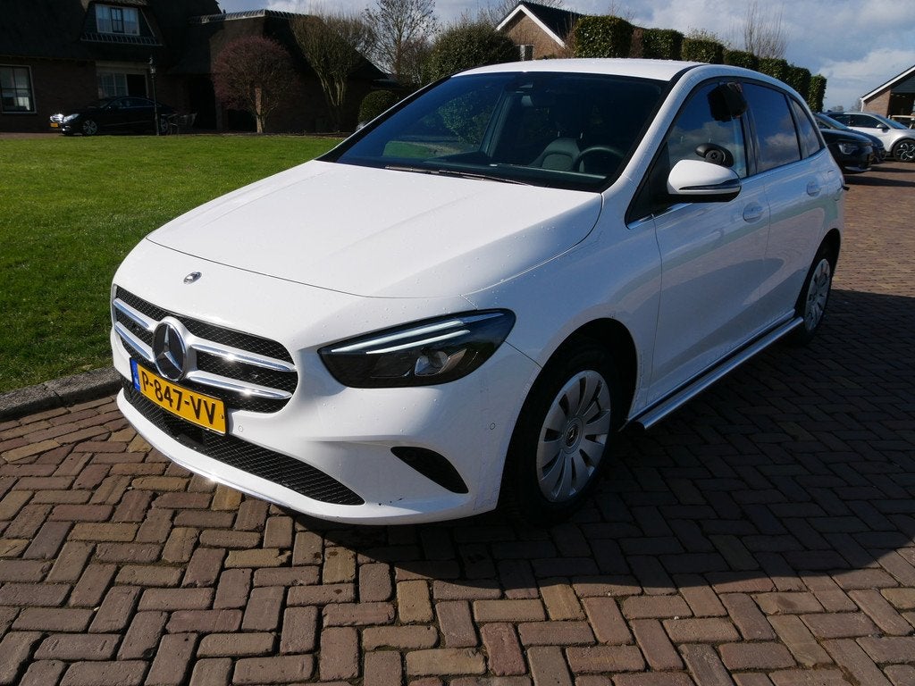 Mercedes-Benz B-klasse 200d AUT AC CAMERA 2022 * EX POLICE M, Stof, Gebruikt, 4 cilinders, 150 pk