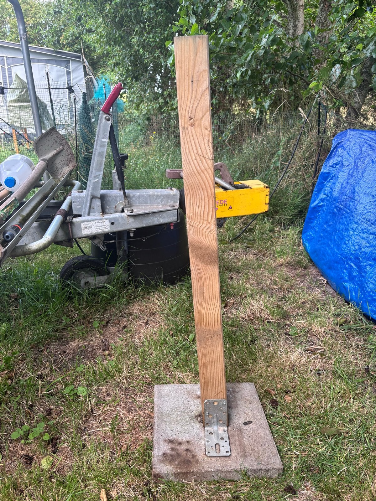 Houten balk op betonvoet - Stevige paal voor diverse doelein, Ophalen, Nieuw, Hardhout, Minder dan 180 cm