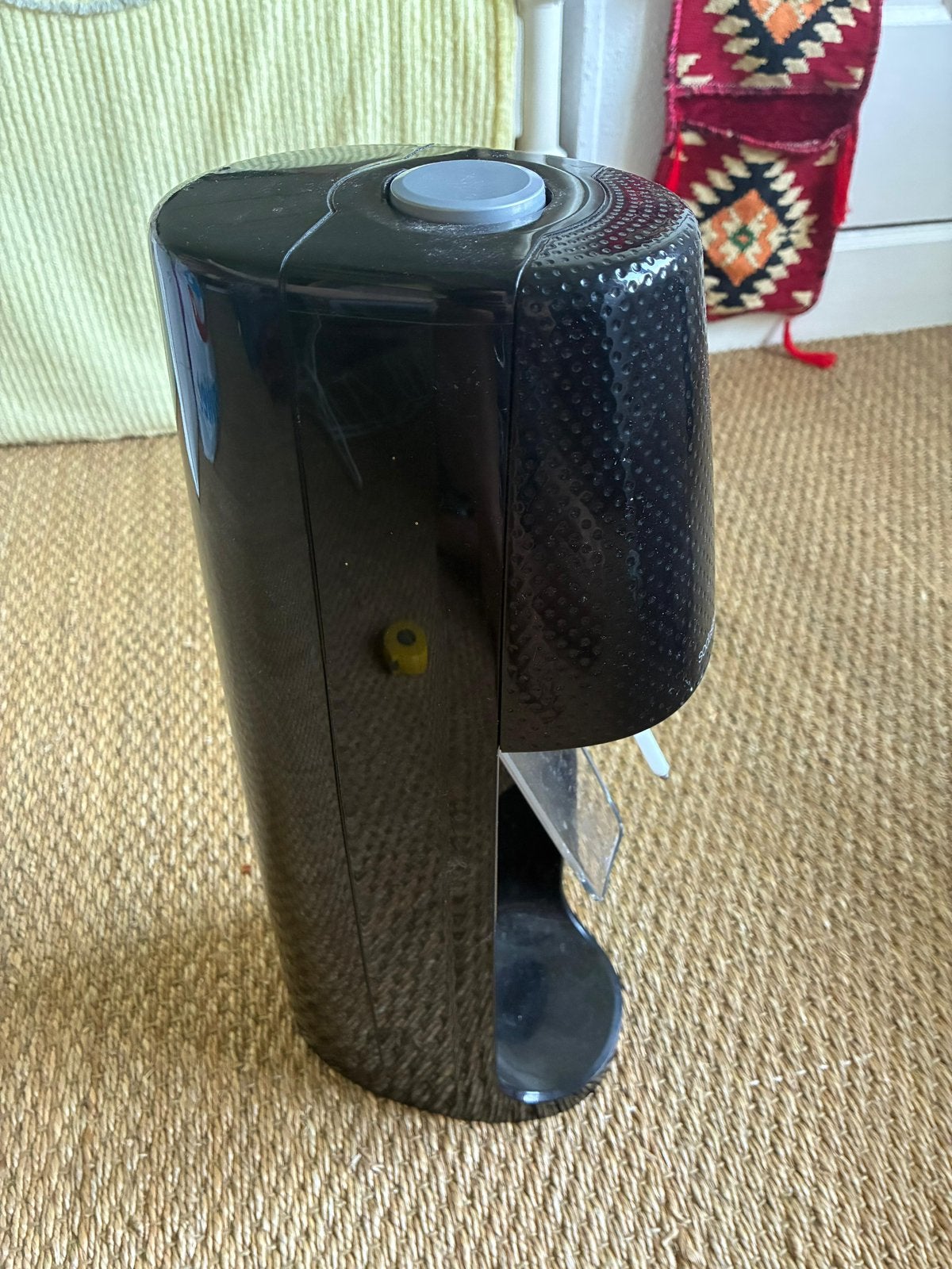Soda stream incl nog een half vol cilinder, Ophalen, Gebruikt