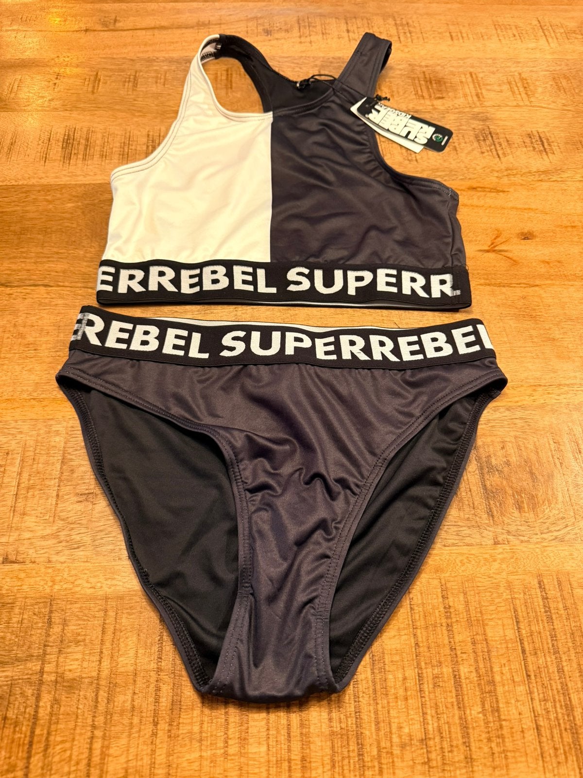 Superrebel bikini maat 176, Kinderen en Baby's, Kinderkleding | Kinder-zwemkleding, Bikiniset, Meisje, Nieuw, Ophalen of Verzenden