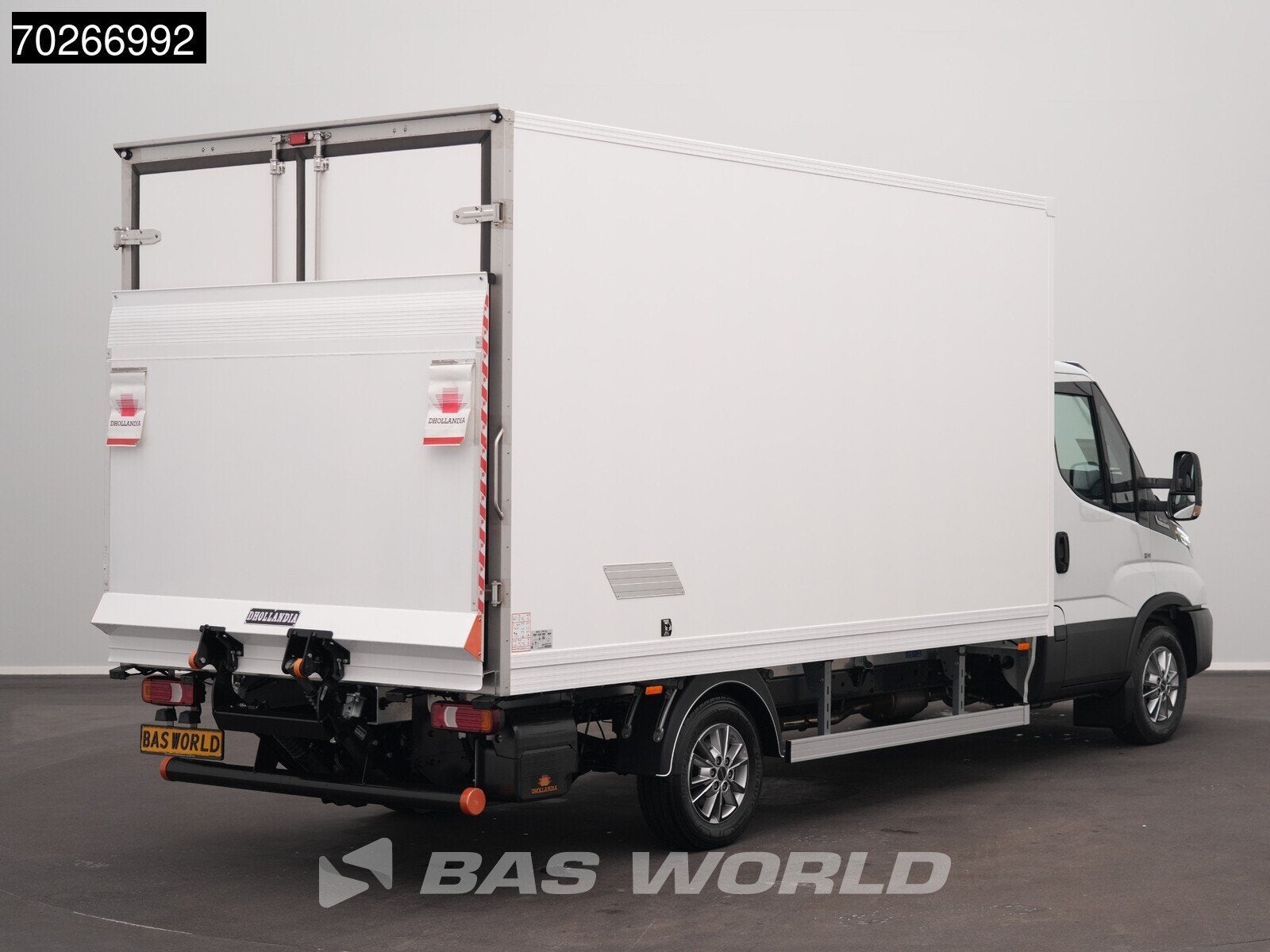Iveco Daily 35S18 BPM VRIJ! 3.0L Laadklep Koelwagen Vriezer, Auto's, Bestelauto's, Automaat, Stof, Euro 6, 4 cilinders
