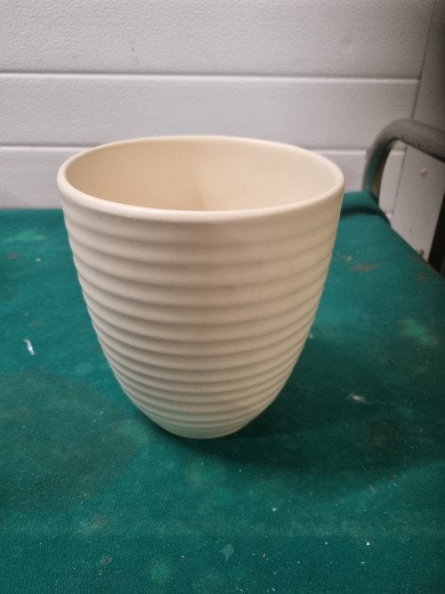 bloempot creme golvend, Ophalen of Verzenden, 'T Olde Gre-j, Info@toldegrej.nl, Endepoelstraat 20f Didam