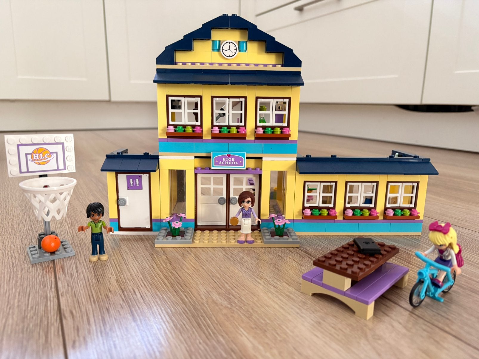 Lego Friends 41005 - Heartlake High School - compleet, Lego, Friends, Ophalen of Verzenden, Zo goed als nieuw