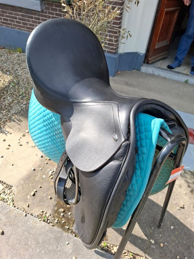 Handgemaakte paardenzadels van echt leer, Ophalen, Nieuw, Dressuur