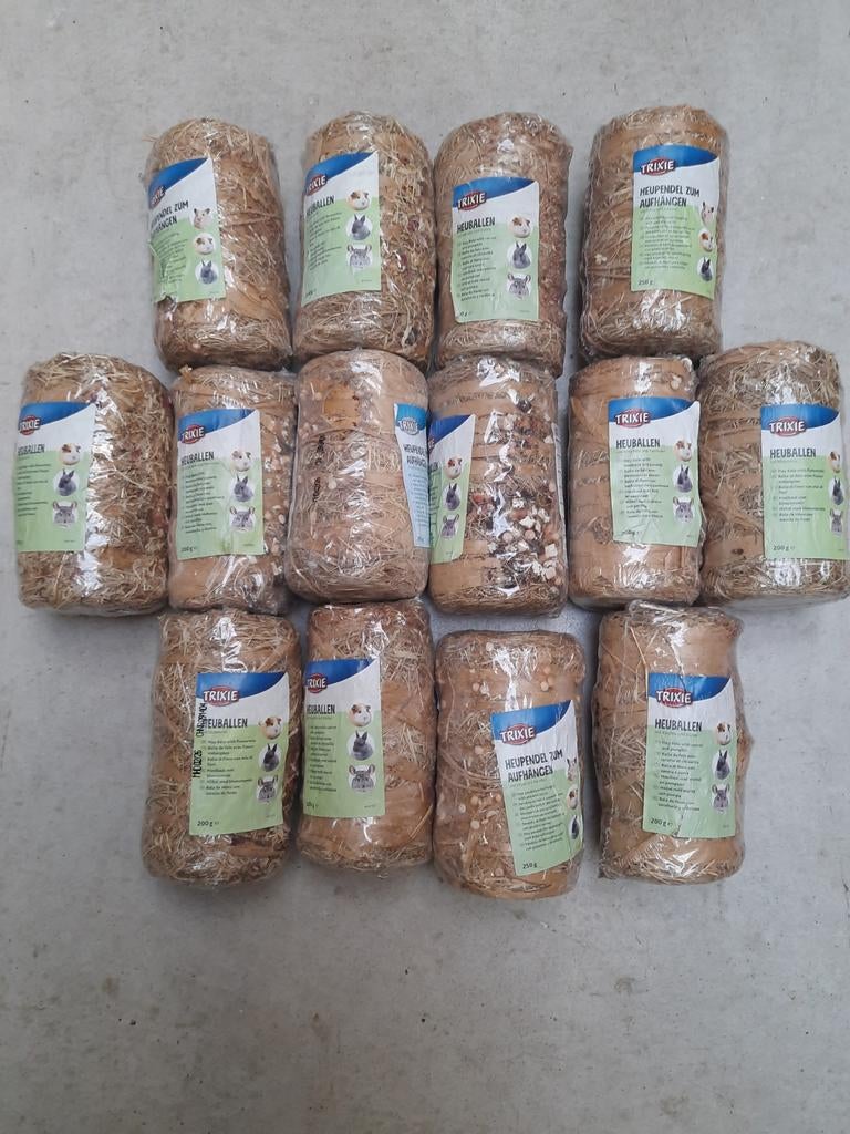 Partij van 14 Trixie Hooirollen voor knaagdieren, Dieren en Toebehoren, Dierenvoeding, Ophalen of Verzenden, Knaagdier of Konijn