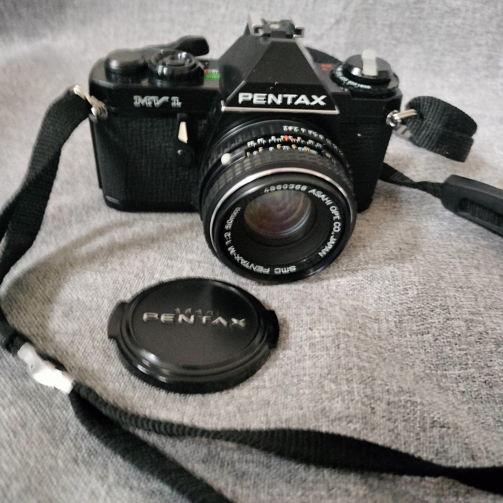 Pentax MV1 SMC Pentax-M Asahi 1:2 50mm MV 1, Audio, Tv en Foto, Fotocamera's Analoog, Ophalen of Verzenden, Zo goed als nieuw