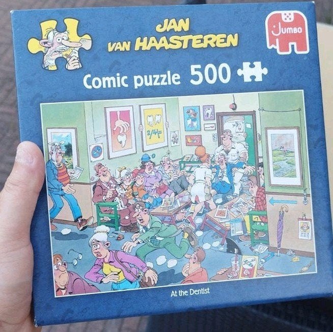 Jan van Haasteren - At the Dentist - 500 stukjes, Hobby en Vrije tijd, Denksport en Puzzels, Ophalen of Verzenden, 500 t/m 1500 stukjes
