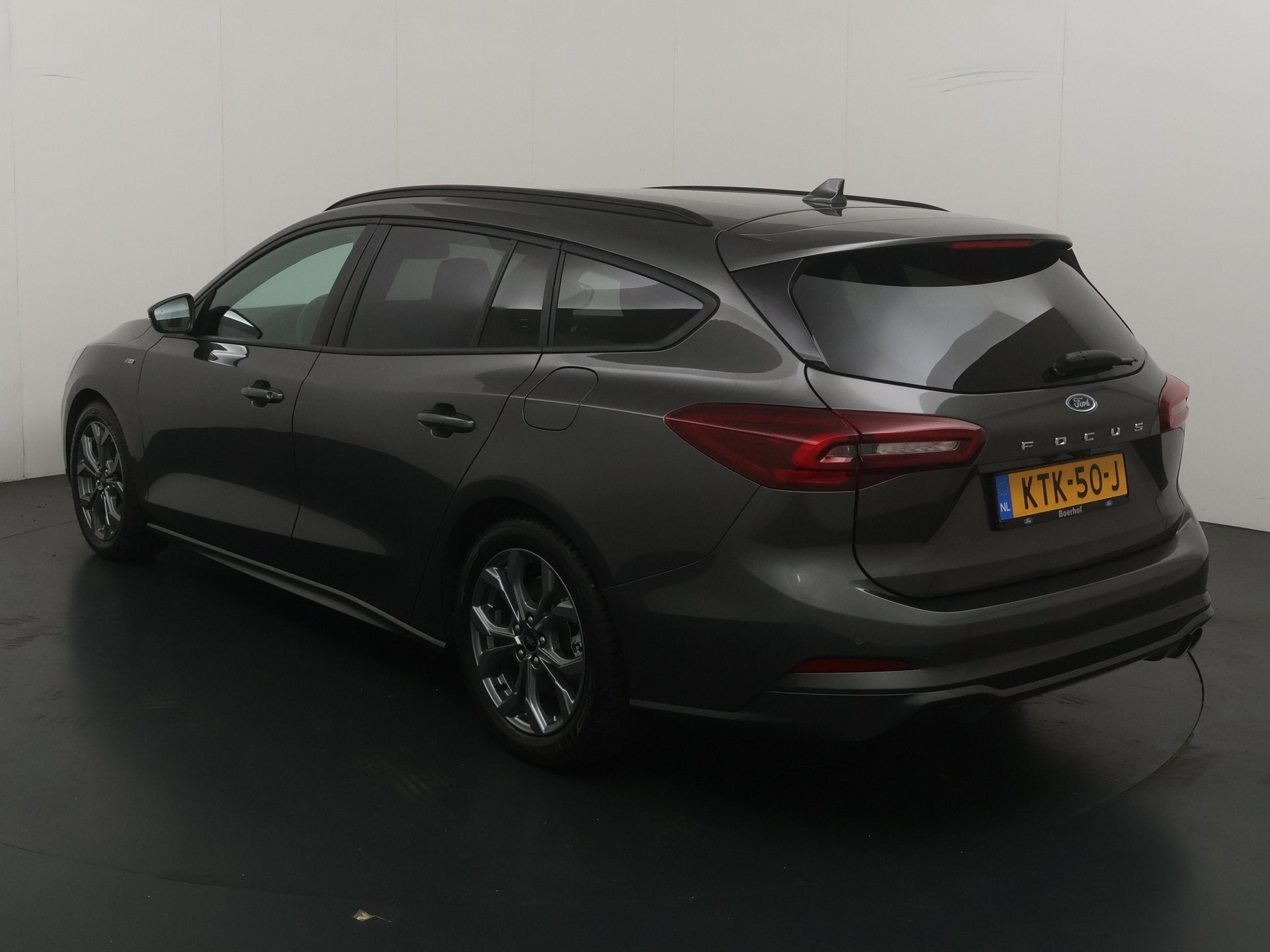 Ford FOCUS Wagon EcoBoost Hybrid 155 pk ST Line X | Winter P, 12 maanden, Stof, Gebruikt, Zwart