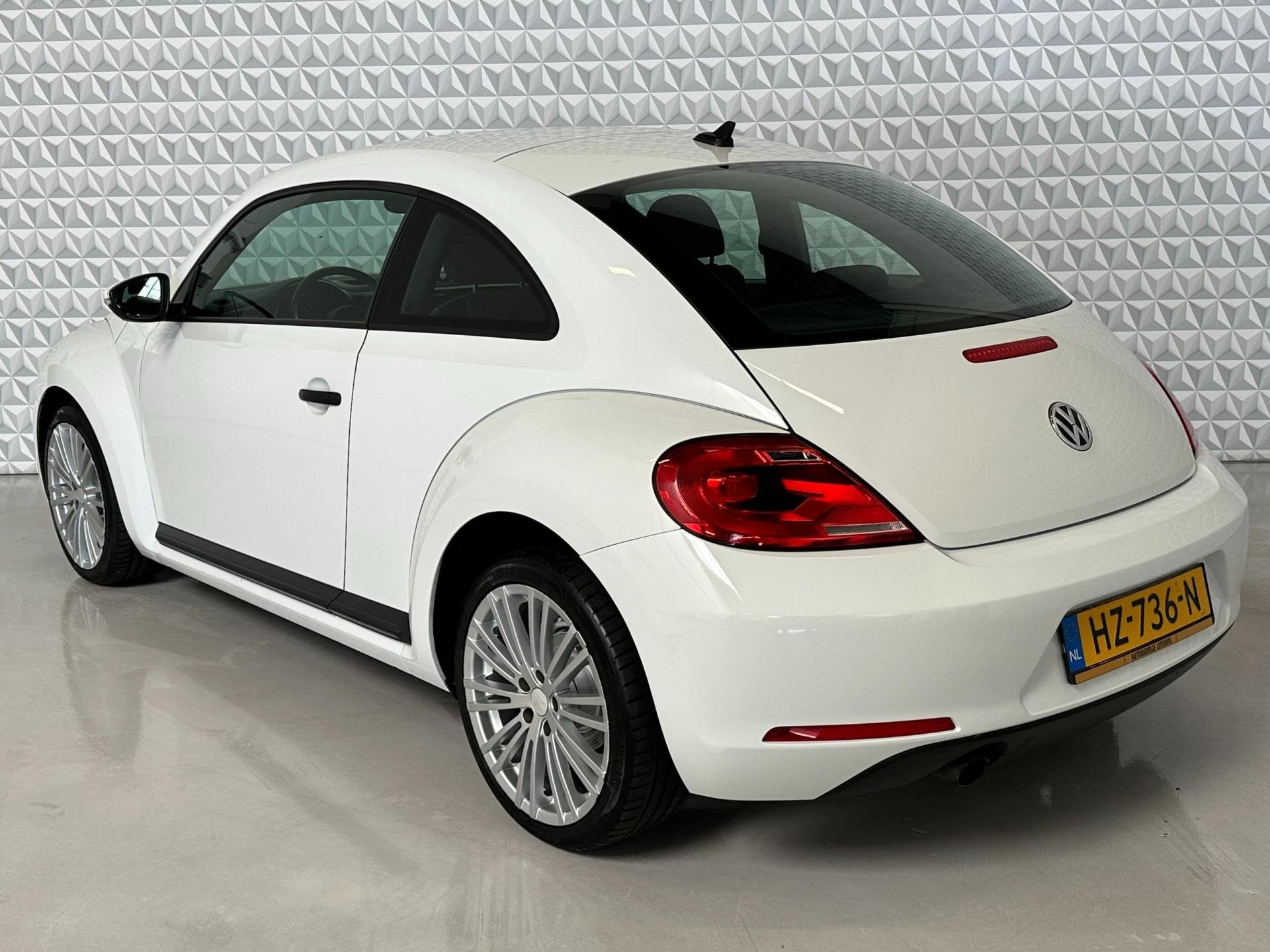 Volkswagen Beetle 1.2 TSI Design BlueMotion Navigatiesysteem, Voorwielaandrijving, Euro 5, Stof, Gebruikt