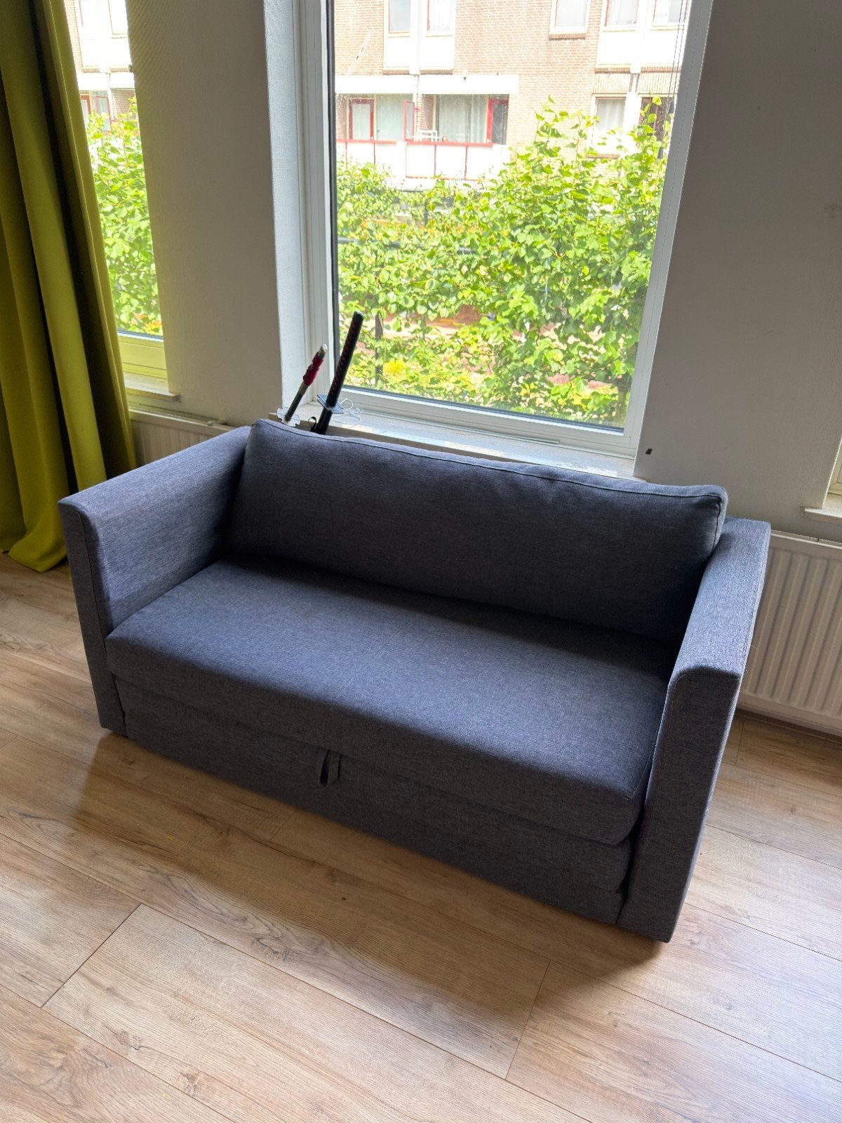 IKEA Kinderbank die uitklapt - Grijs slaapbankje, Gebruikt, Eenpersoons, Ophalen of Verzenden, Overige maten