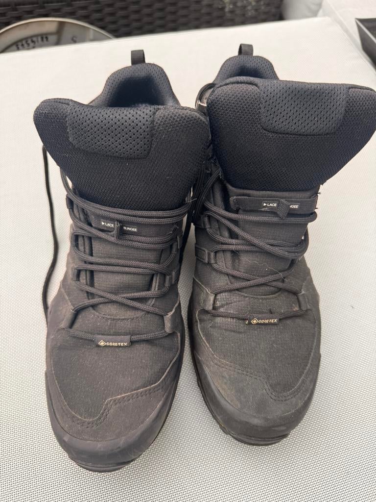 Adidas Terrex Swift R2 Mid GTX Trekking- en wandelschoenen, Ophalen of Verzenden, Zo goed als nieuw, Schoenen