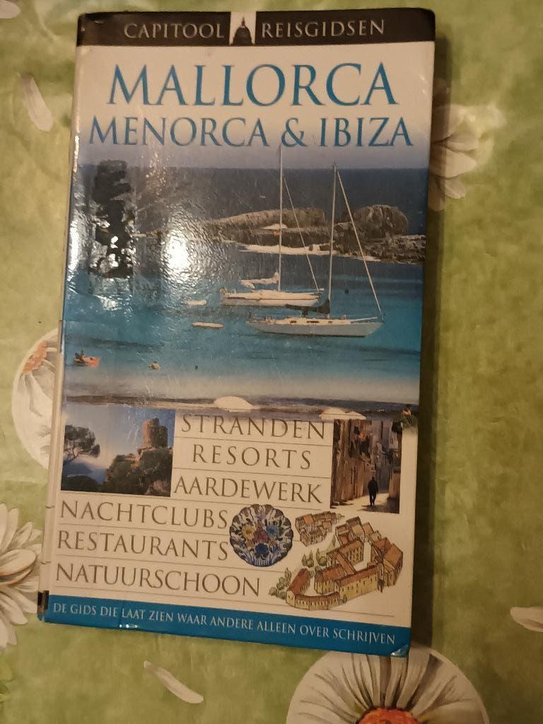 Mallorca Ibiza Spanje Capitool reisgids Spaanse eilanden, Capitool, Europa, Ophalen of Verzenden, Zo goed als nieuw