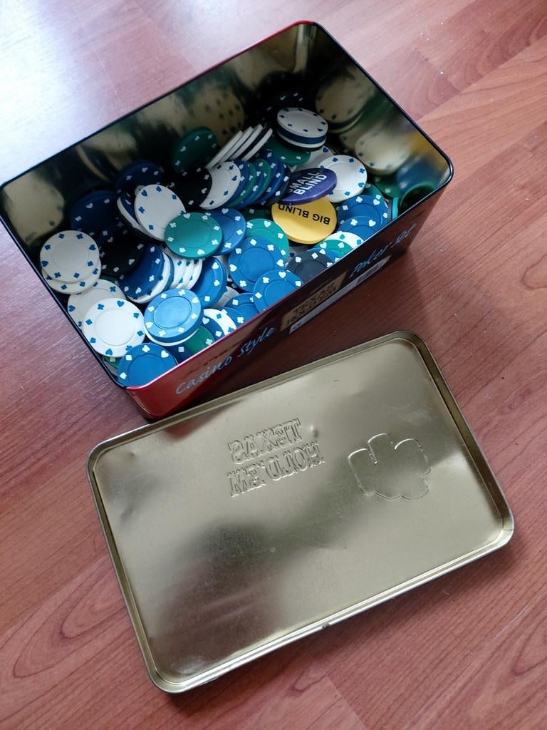 Texas Hold'em Poker Set in Blikken Doos, Hobby en Vrije tijd, Gezelschapsspellen | Overige, Vijf spelers of meer, Ophalen of Verzenden