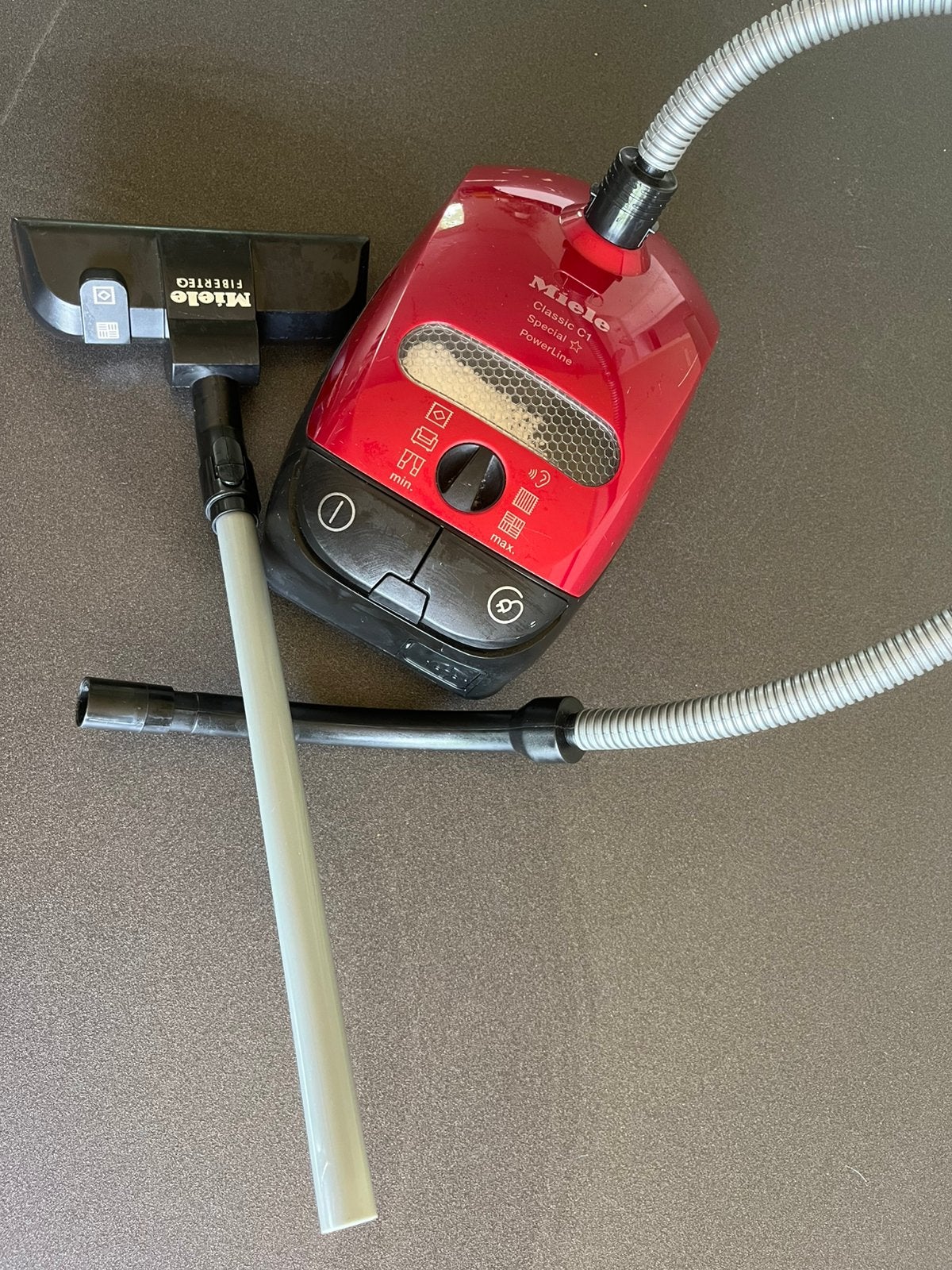 Kinderstofzuiger, rood (miele), Ophalen