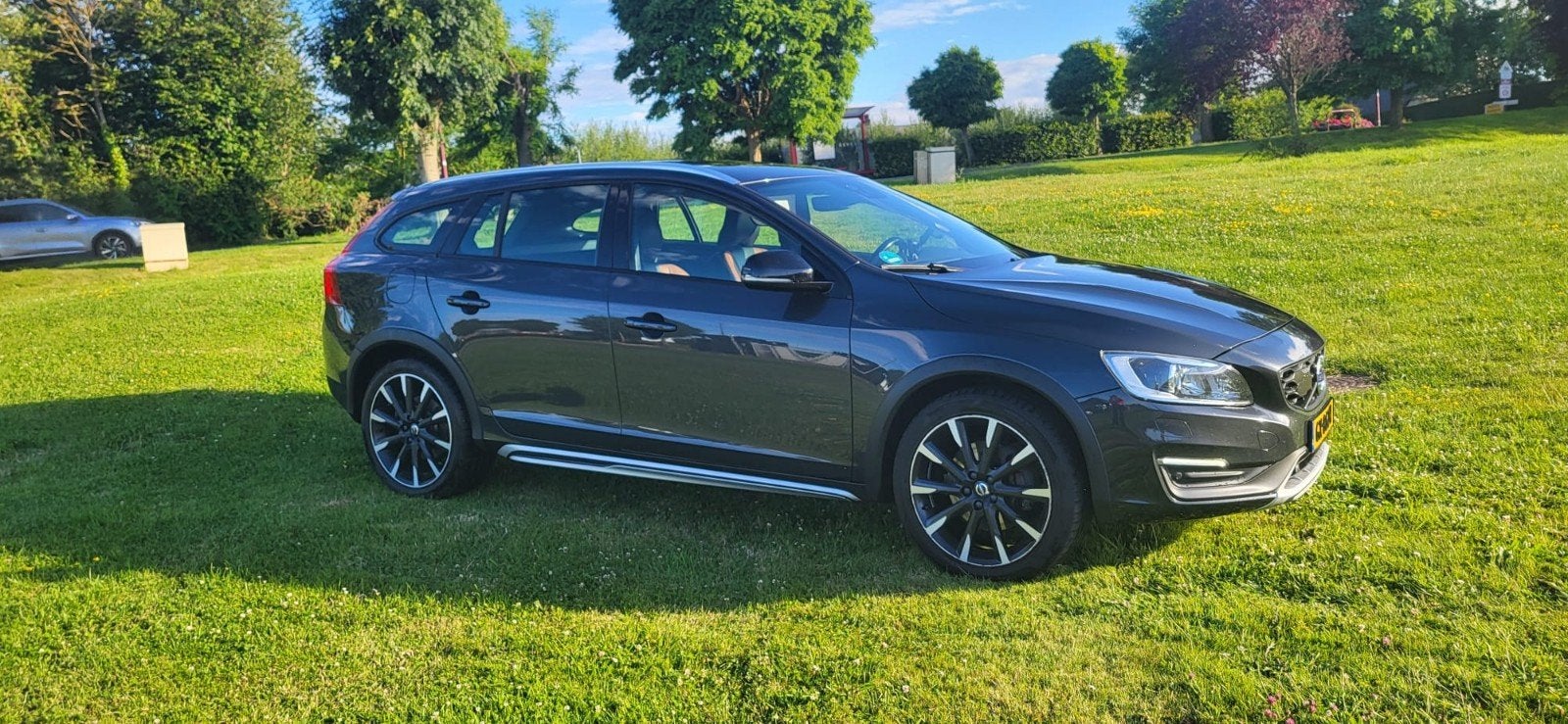 Volvo V60 Cross Country D4 190pk Geartronic 2015 Grijs, Auto's, Volvo, 1800 kg, 1969 cc, Origineel Nederlands, Diesel